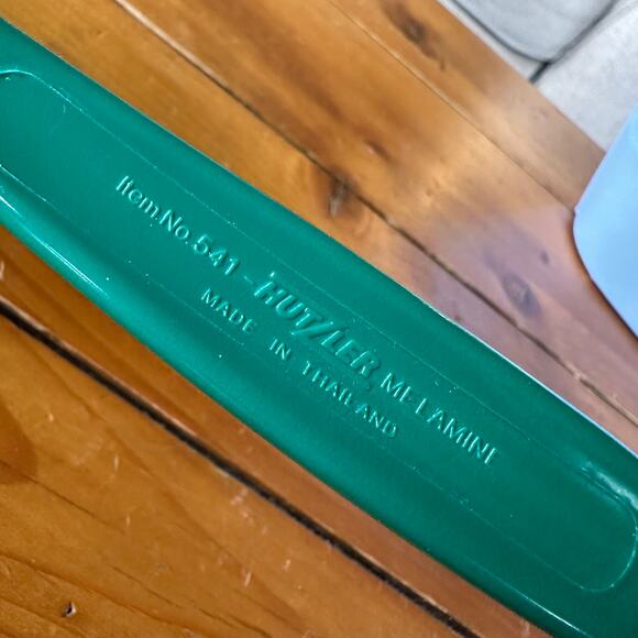 Preowned Hutzler Melamine Angled Slotted Spatula Turner Flipper Glossy Green 13" - Picture 5 of 10